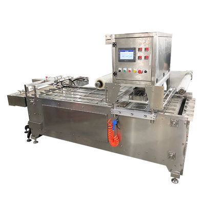 PLC Kontrol Sistemi Gıda Tepsisi Paketleme Makinesi 25-45 Tepsiler/Min Yüksek Hızlı Sızdırıcı